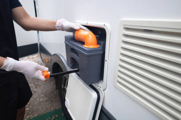 Best Portable bathroom rental  in Buenaventura Lakes, FL